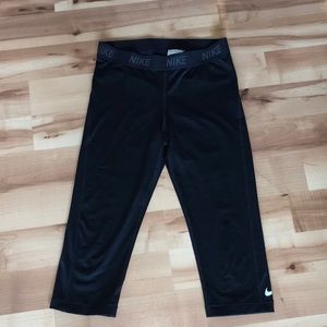 Nike Dri-Fit Cropped Leggings, Large